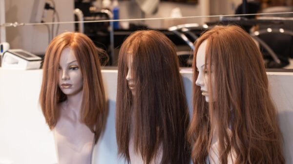 Sunber is a brand known for delivering premium, easy-to-wear wigs that elevate any look. With a variety of designs and customization options, their Bye Bye Knots collection is perfect for anyone looking to achieve a stylish, natural, and hassle-free hair transformation. These wigs are not only beautiful but functional, featuring advanced features like pre-bleached knots, glueless wear, and adjustable fittings.