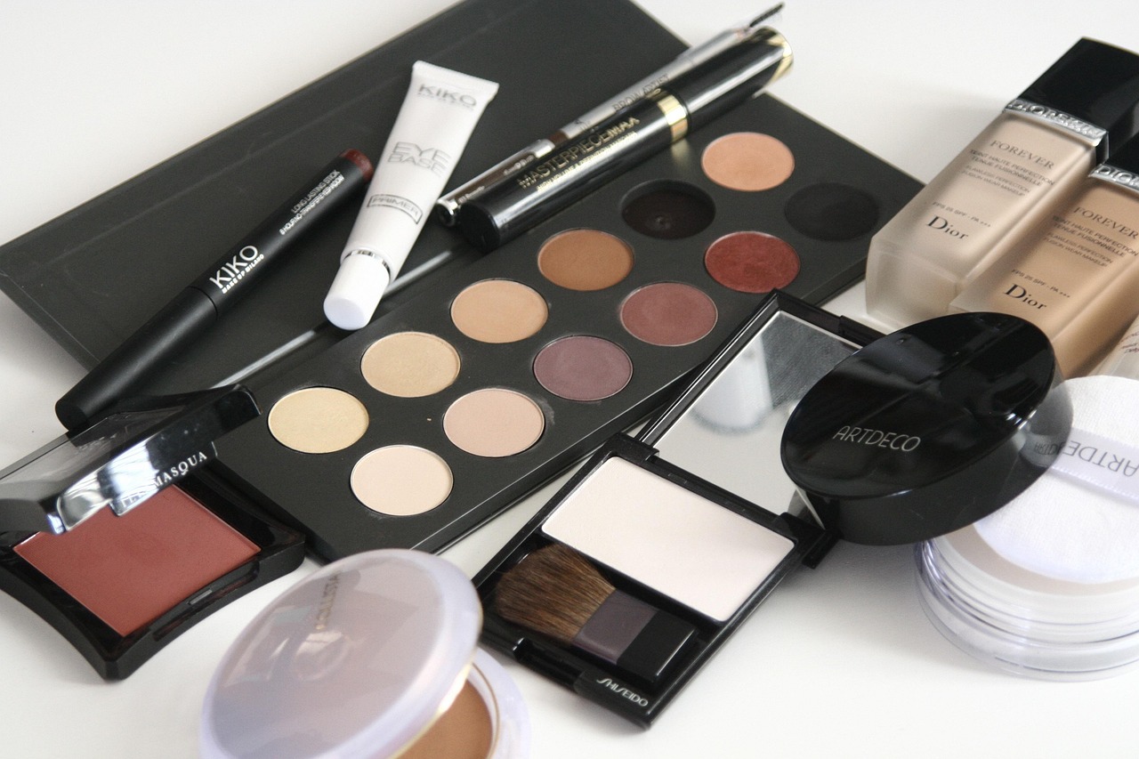 When it comes to affordable beauty, few names carry as much weight (and wow-factor) as BEAUTY BAY. The brand has built a cult following by offering pro-level makeup, skincare, and haircare without the premium price tag. From its in-house By BEAUTY BAY line to viral collaborations and exclusive drops, the platform is transforming what it means to shop smart proving that high-performance products don’t have to come with a luxury label.